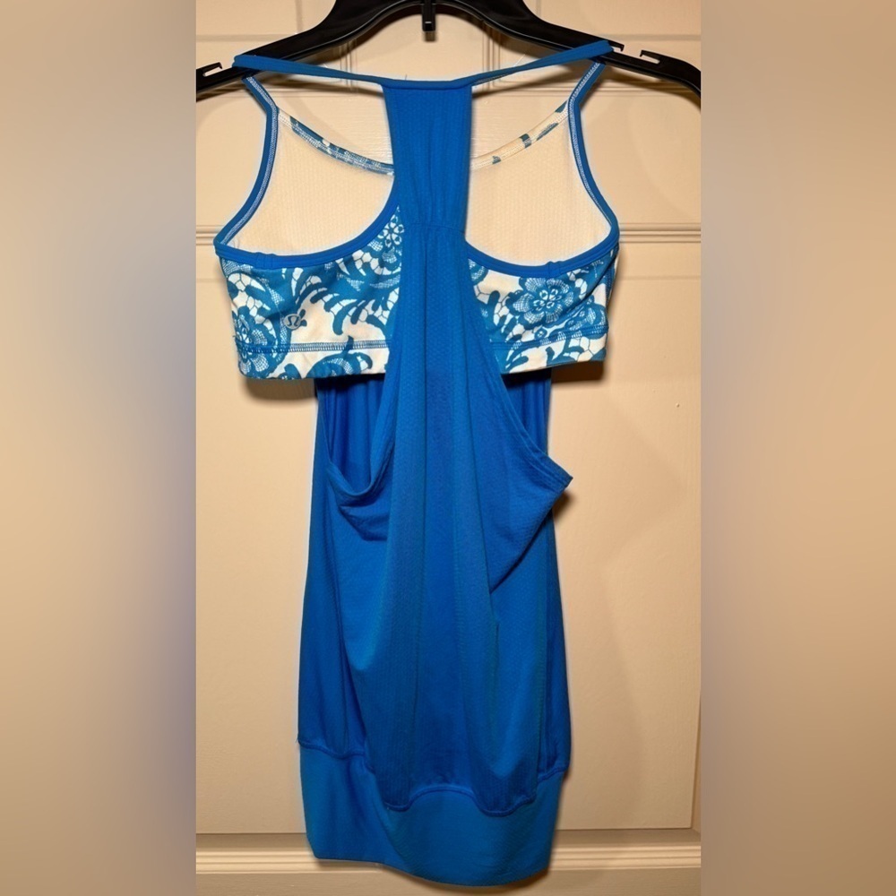 Lululemon No Limits Tank Sz 4 Beaming Blue Floral Built-In Bra - Picture 6 of 7